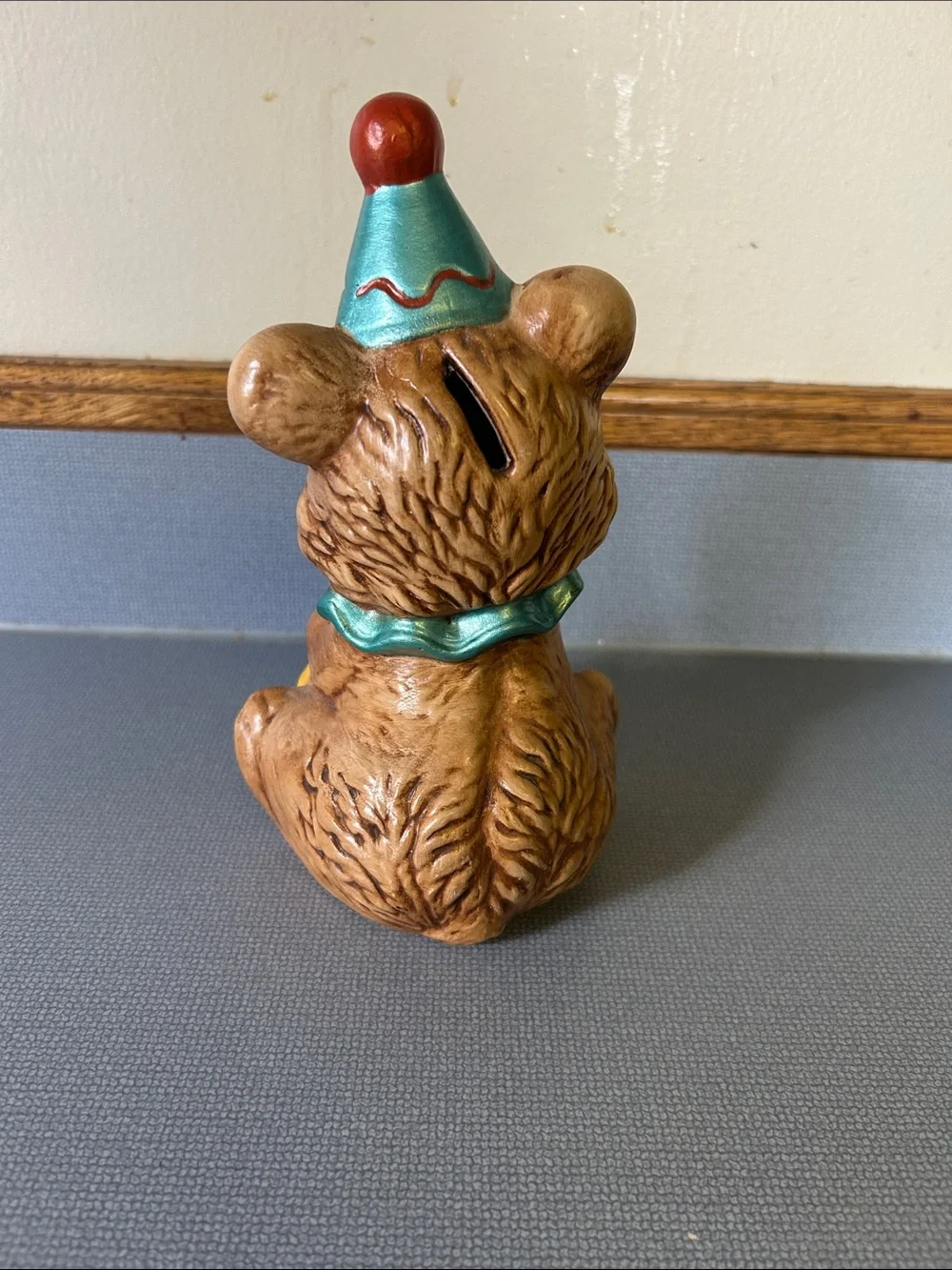 Vintage Ceramic Piggy Bank with Honey Pot - Brown & Yellow - Picture 2 of 3